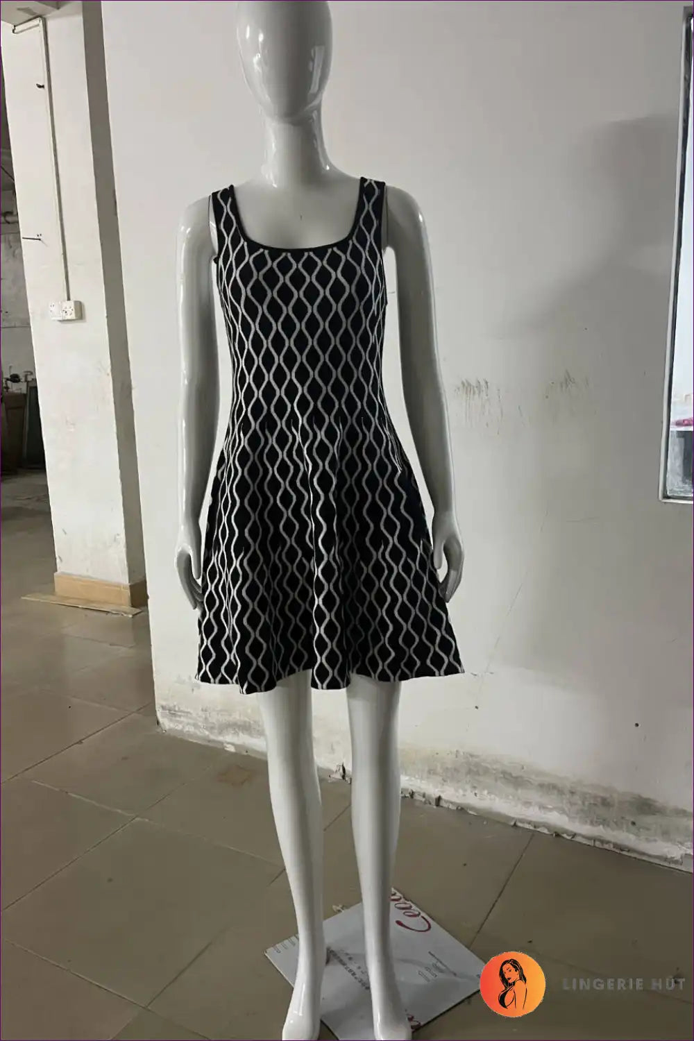 Levoire | Noir & Blanc Robe Skater Géométrique - Chic Urbain Noir