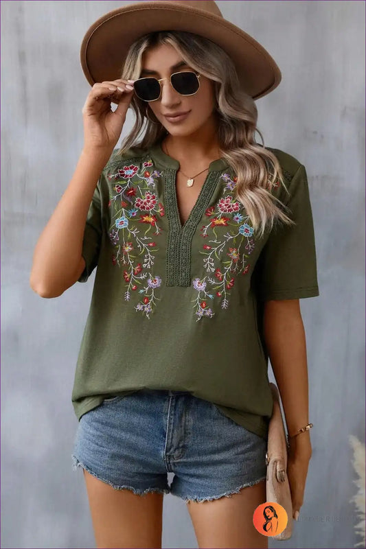 Levoire | Bohemian Bliss Blouse brodée à encolure en V - Vert olive à motifs floraux élégants Vert
