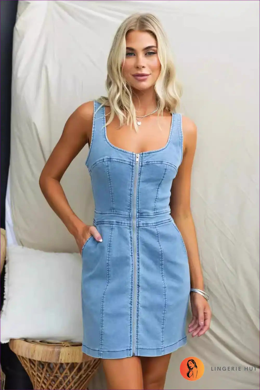 Levoire | Robe en denim élégante à bretelles spaghetti - style d'été sans effort Bleu clair