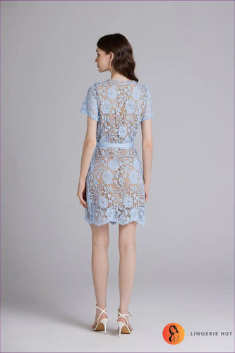 Levoire | Robe en dentelle à couches bleu clair – La perfection transparente et élégante