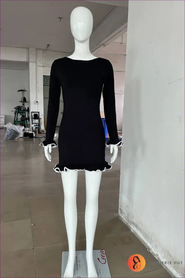 Levoire | Robe Mini à Manches Longues avec Jupe Froncée – Élégance Ludique