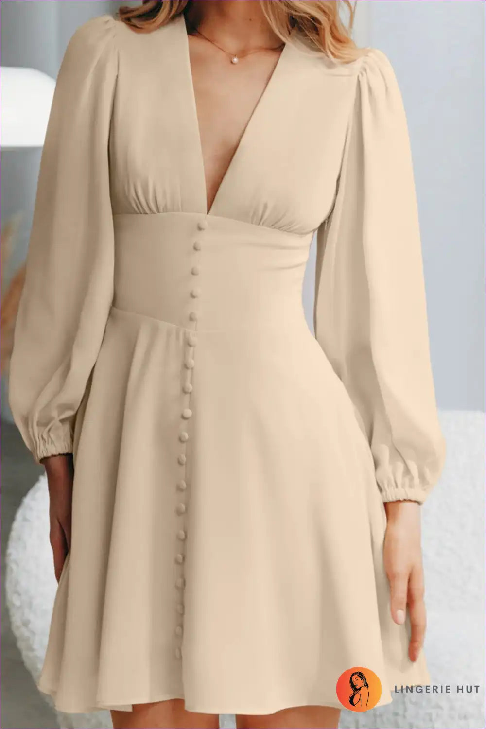 Levoire | Puffi Hihat Napit-Down Mini Robe - Élégance Sans Effort