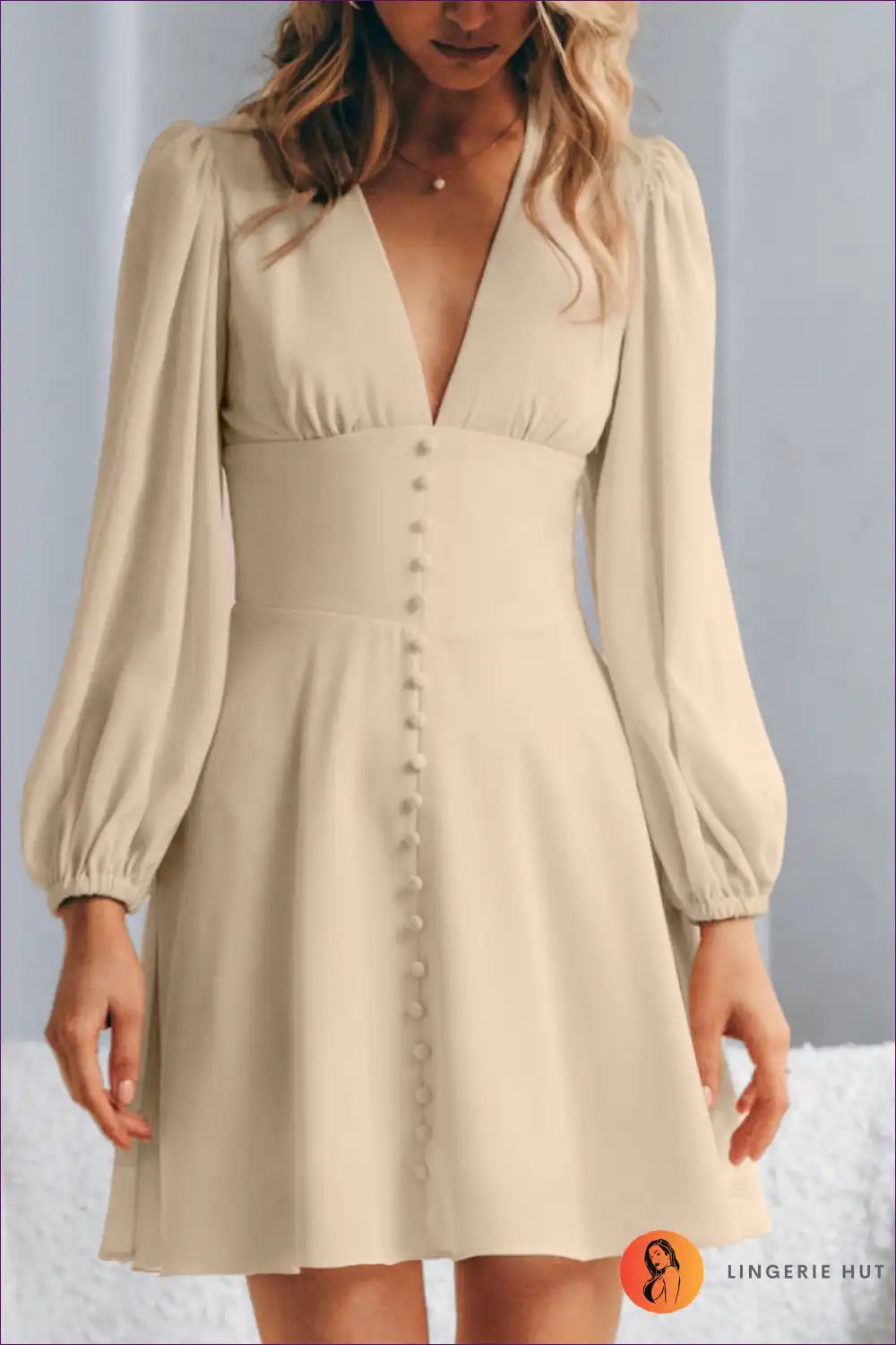 Levoire | Puffi Hihat Napit-Down Mini Robe - Élégance Sans Effort