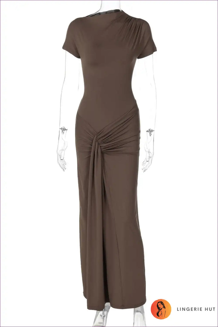 Levoire | Scarlet Elegance Robe Maxime Rypistetty - Élégance Intemporelle Braun