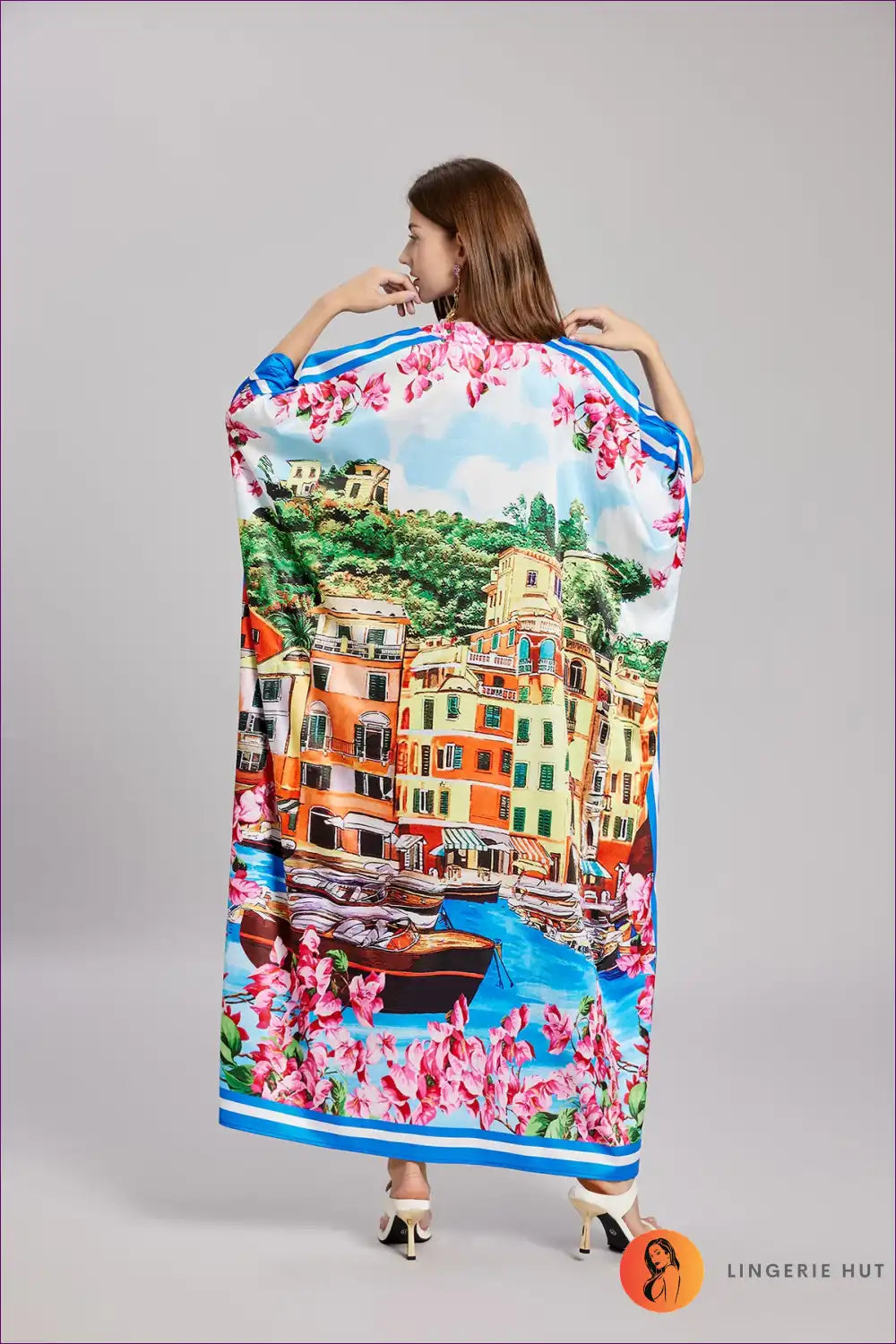 Levoire | Kaftan Paysage Urbain Vibrant - robe maxi de vacances luxueuse
