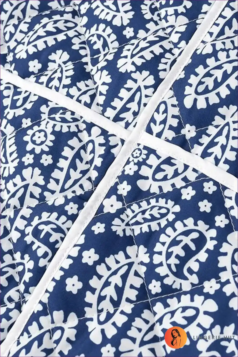 Levoire | Vintage Charm Floral T-shirt - Bleu Marine & Blanc Élégance
