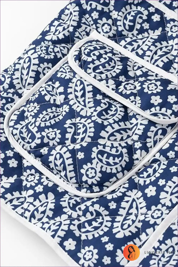 Levoire | Vintage Charm Floral T-shirt - Bleu Marine & Blanc Élégance