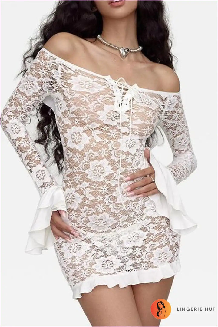 Levoire | Robe mini blanche à fleurs en dentelle off-shoulder - Élégance romantique
