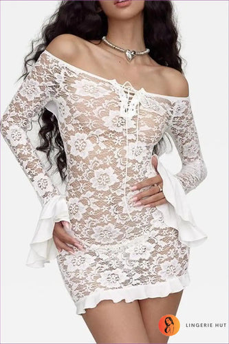 Levoire | Robe mini blanche à fleurs en dentelle off-shoulder - Élégance romantique