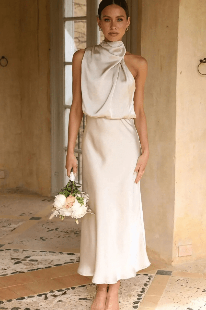 Levoire | Robe Maxi Femme Avec Ceinture Élastique Et Drapé Satiné Au Cou Champagne