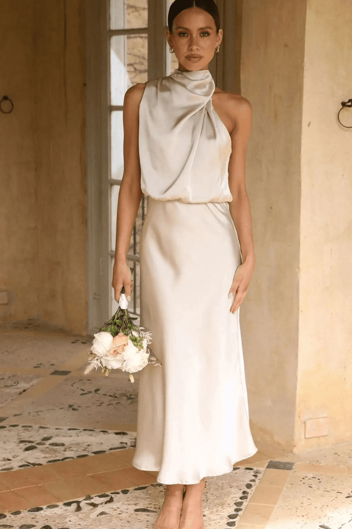 Levoire | Robe Maxi Femme Avec Ceinture Élastique Et Drapé Satiné Au Cou Champagne