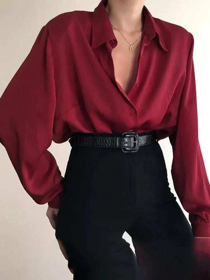 Levoire | Chemise À Manches Longues Avec Col Rabattu En Tissu Semblable À Du Satin Élégance Sans Effort Cranberry