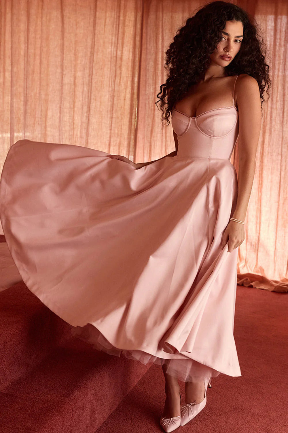 Levoire | Robe En A Luxueuse À Bretelles Spaghetti Pour Femmes