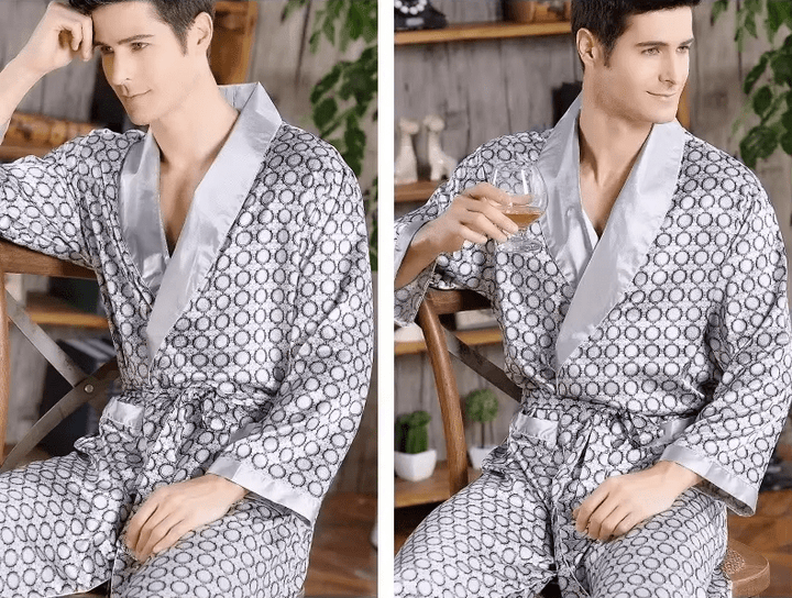 Levoire | Peignoir de bain pour hommes en satin luxueux avec impression dorée pour la détente