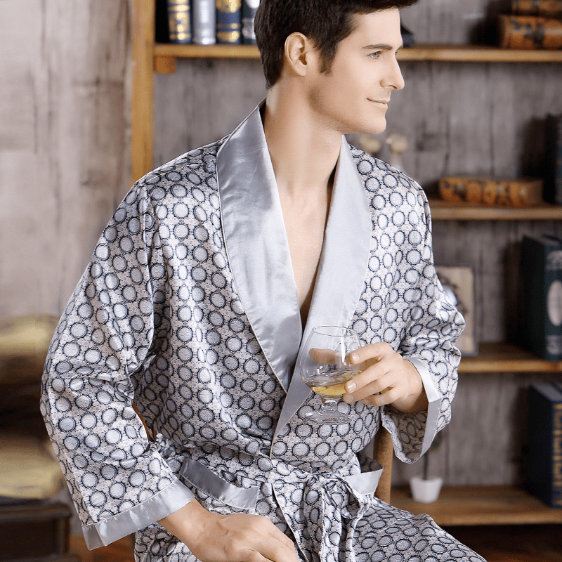 Levoire | Peignoir de bain pour hommes en satin luxueux avec impression dorée pour la détente Zilver 1A