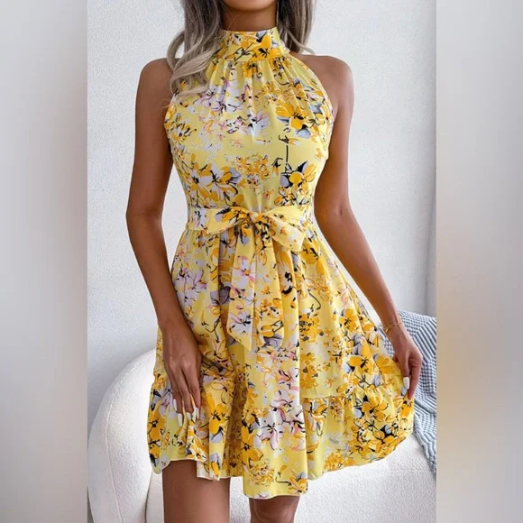 Levoire | Robe trapèze florale à nouer à la taille et ourlet à volants Jaune