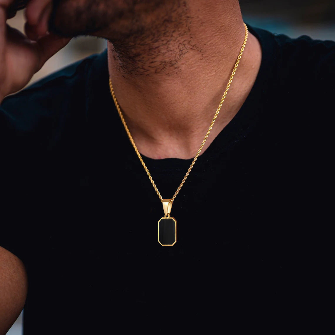 Levoire | Collier en Acier Inoxydable avec Finition Émaillée et Design Audacieux pour Femme
