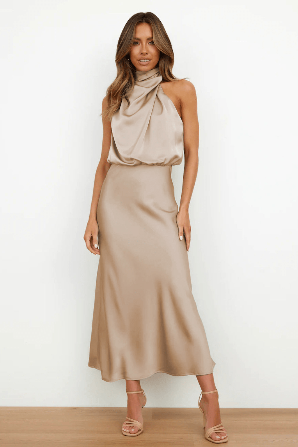 Levoire | Robe en Satin Longue avec Col pour Femmes Champagne