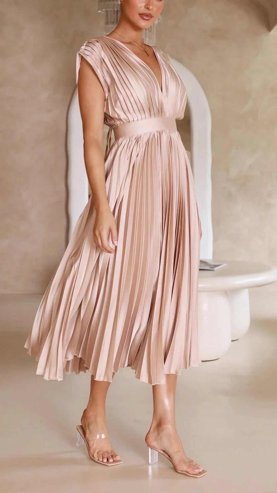 Levoire | Féminins Robe Avec Décolleté Design