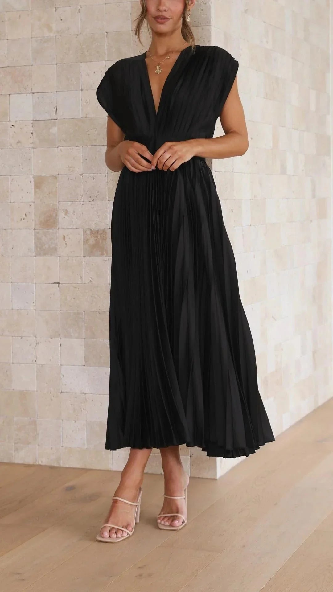 Levoire | Féminins Robe Avec Décolleté Design