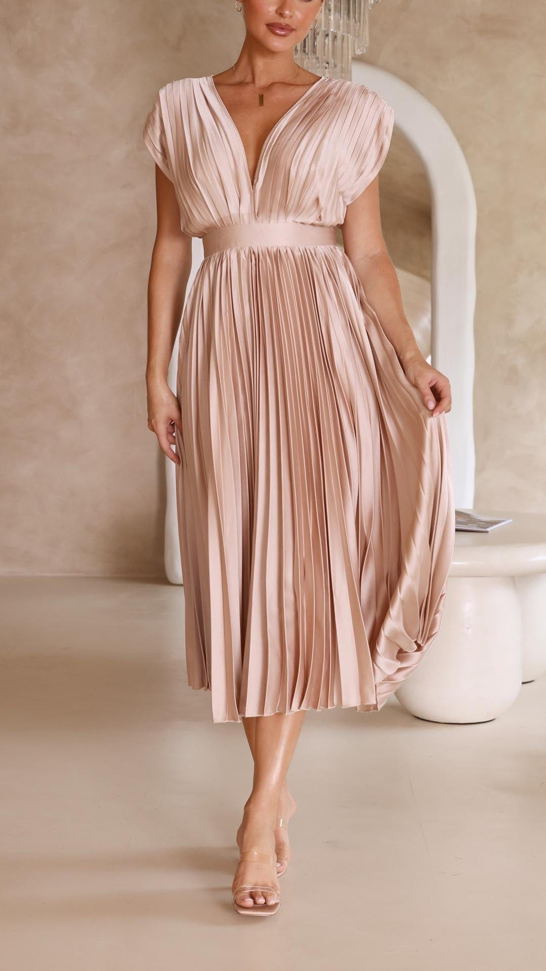 Levoire | Féminins Robe Avec Décolleté Design Champagne