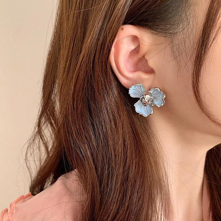 Levoire | Chic Boucles D'Oreilles En Émail Fleuries En Bleu Clair Bleu