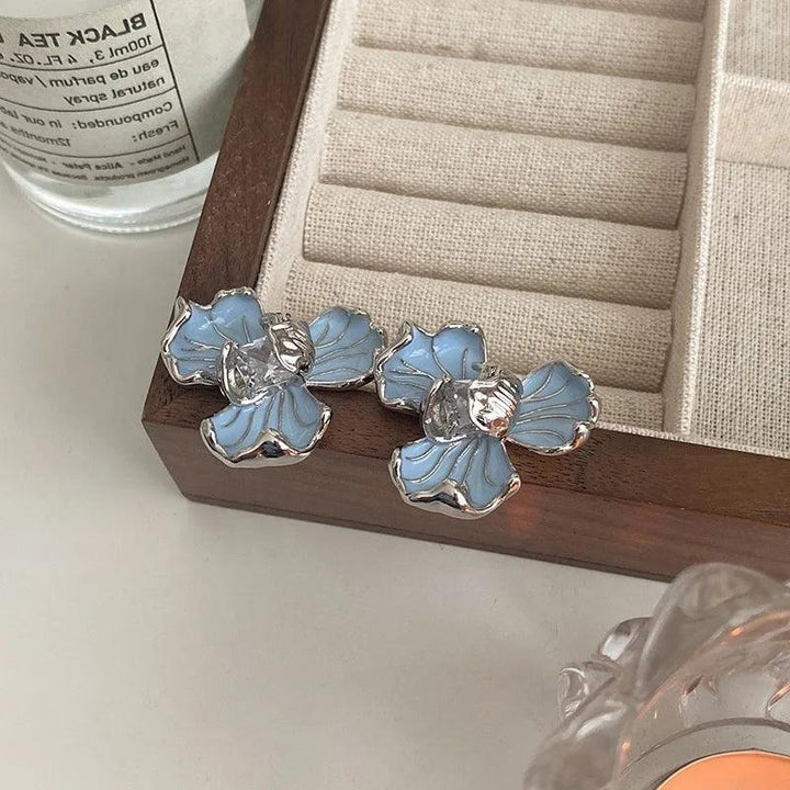 Levoire | Chic Boucles D'Oreilles En Émail Fleuries En Bleu Clair