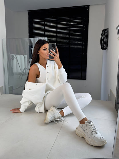 Levoire | Kolme Osaa Sarja