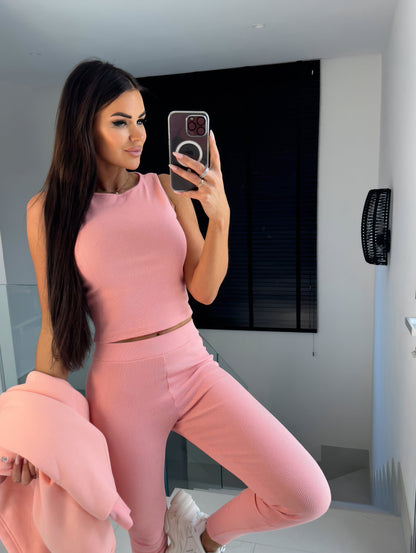 Levoire | Kolme Osaa Sarja