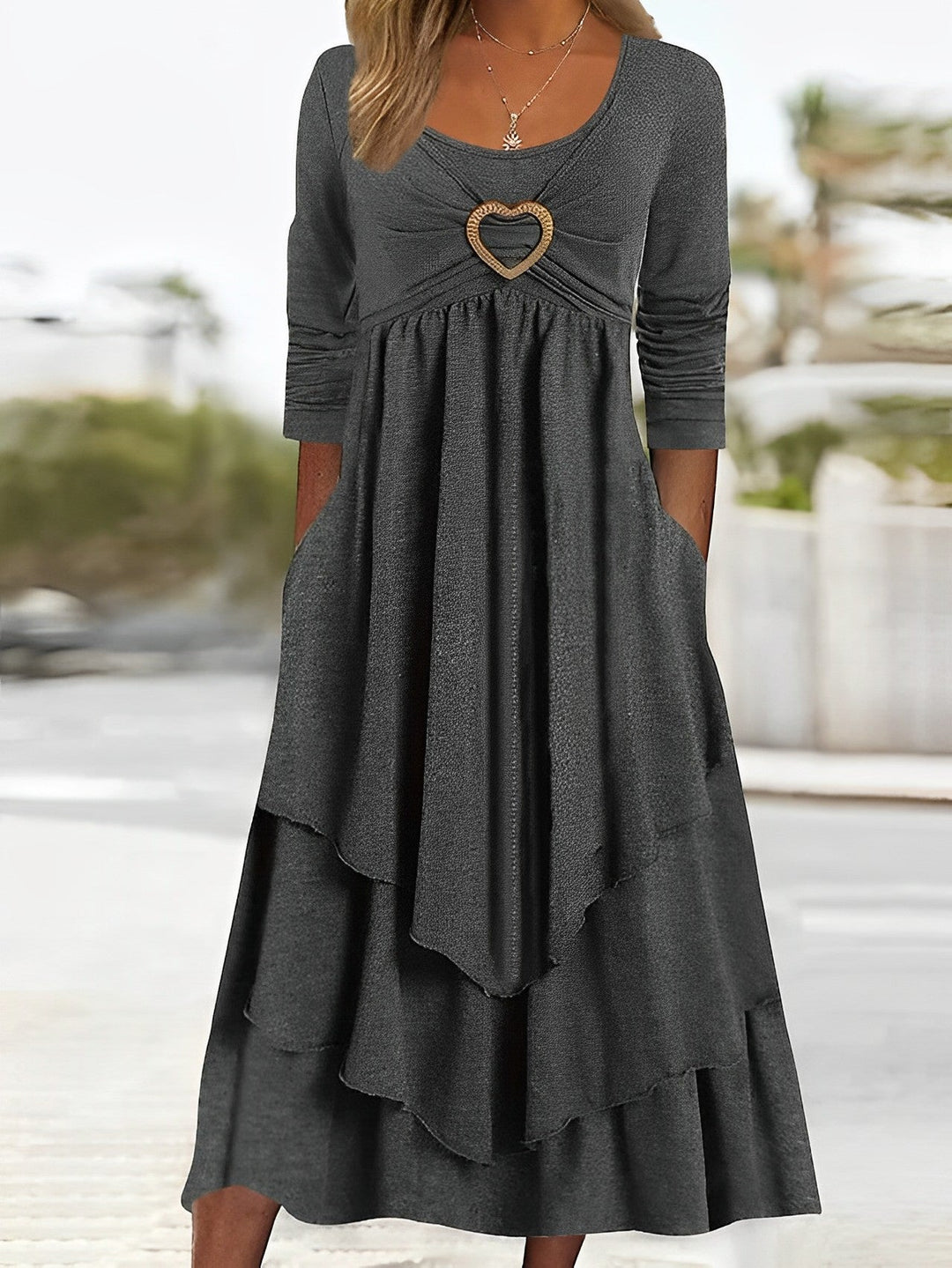 Levoire | Robe D'Été En Cœur Avec Un Design Élégant Gris foncé