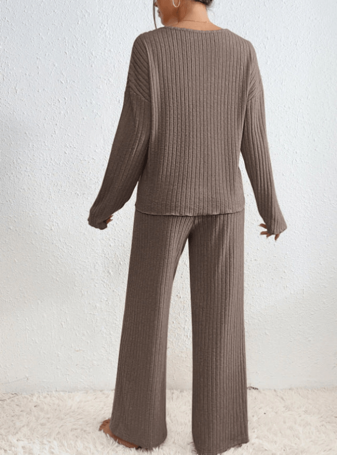 Levoire | Costume de femme en tricot deux pièces