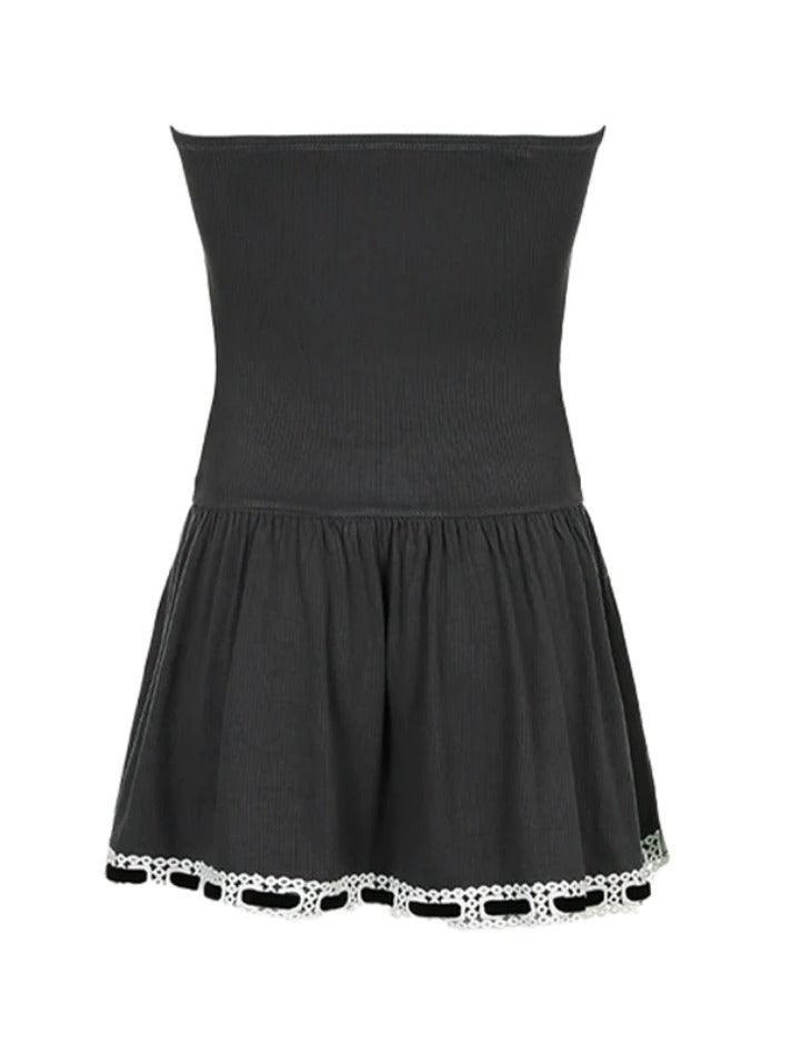 Levoire | Robe Courte Avec Design Dénudé D'Épaule Et Ourlet En Volants, Détail À Lacets