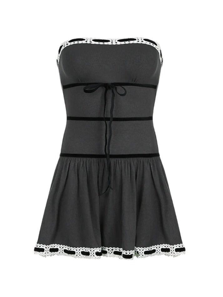 Levoire | Robe Courte Avec Design Dénudé D'Épaule Et Ourlet En Volants, Détail À Lacets Gris