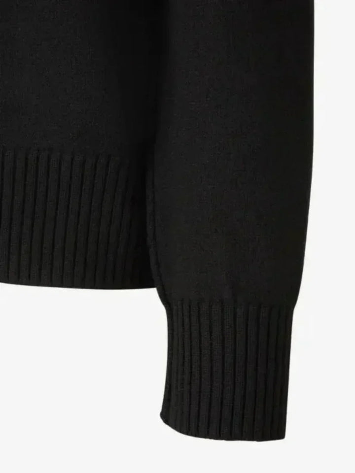 Levoire | Luxe Pull À Col Rond Avec Détails En Forme De Cœur Et Manches Longues