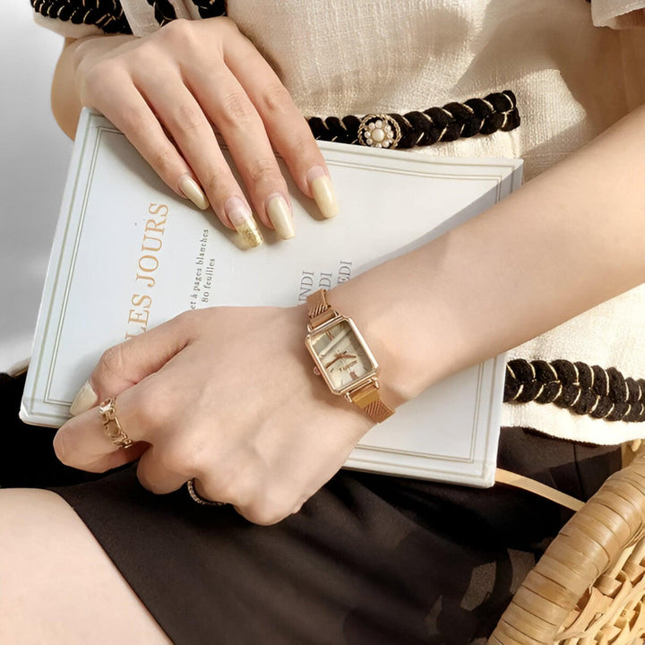 Levoire | Montre Carrée Élégante Bracelet Magnétique