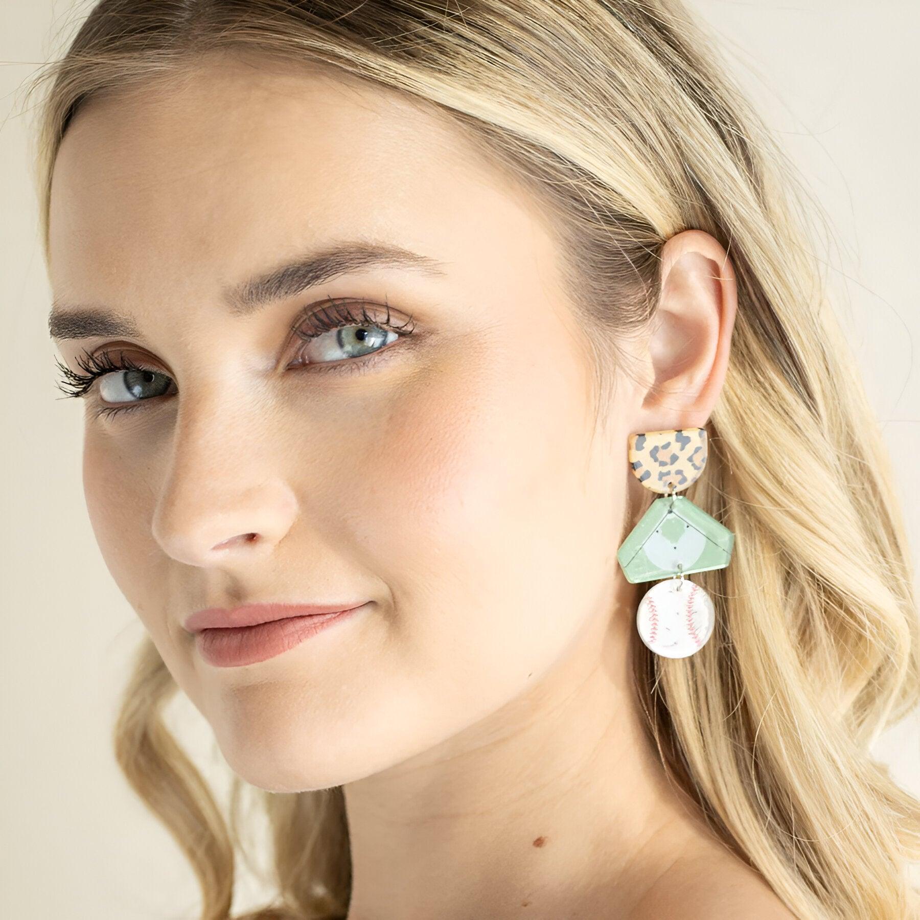 Levoire | Boucles D'Oreilles Echo Captivantes Avec Motif De Guépard