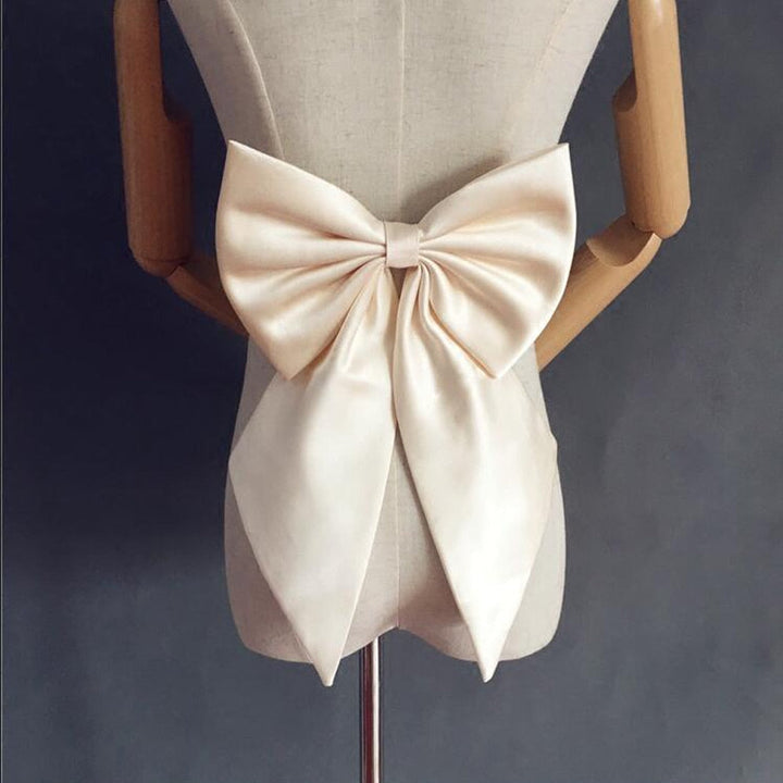 Levoire | Robe De Mariée En Satin Avec Nœud