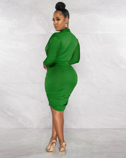 Levoire | robe courte ajustée décolleté profond à manches longues automne et hiver sexy