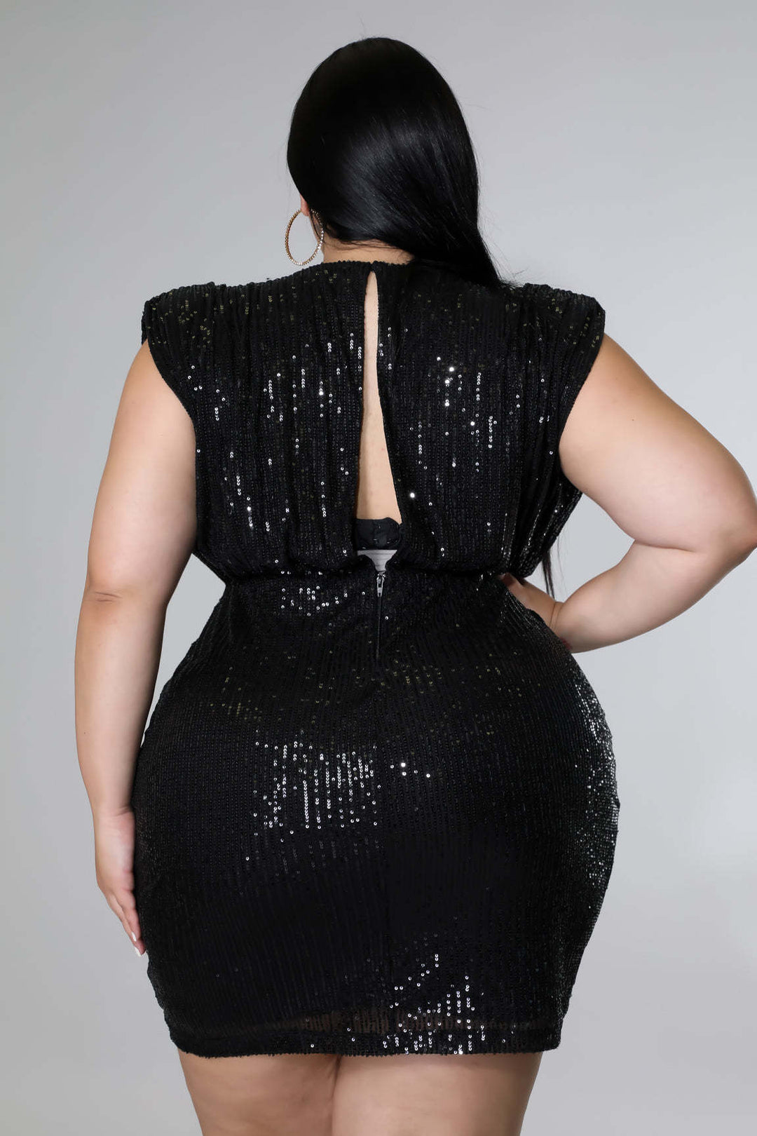 Levoire | robe de soirée courte en glitter décolleté en V profond