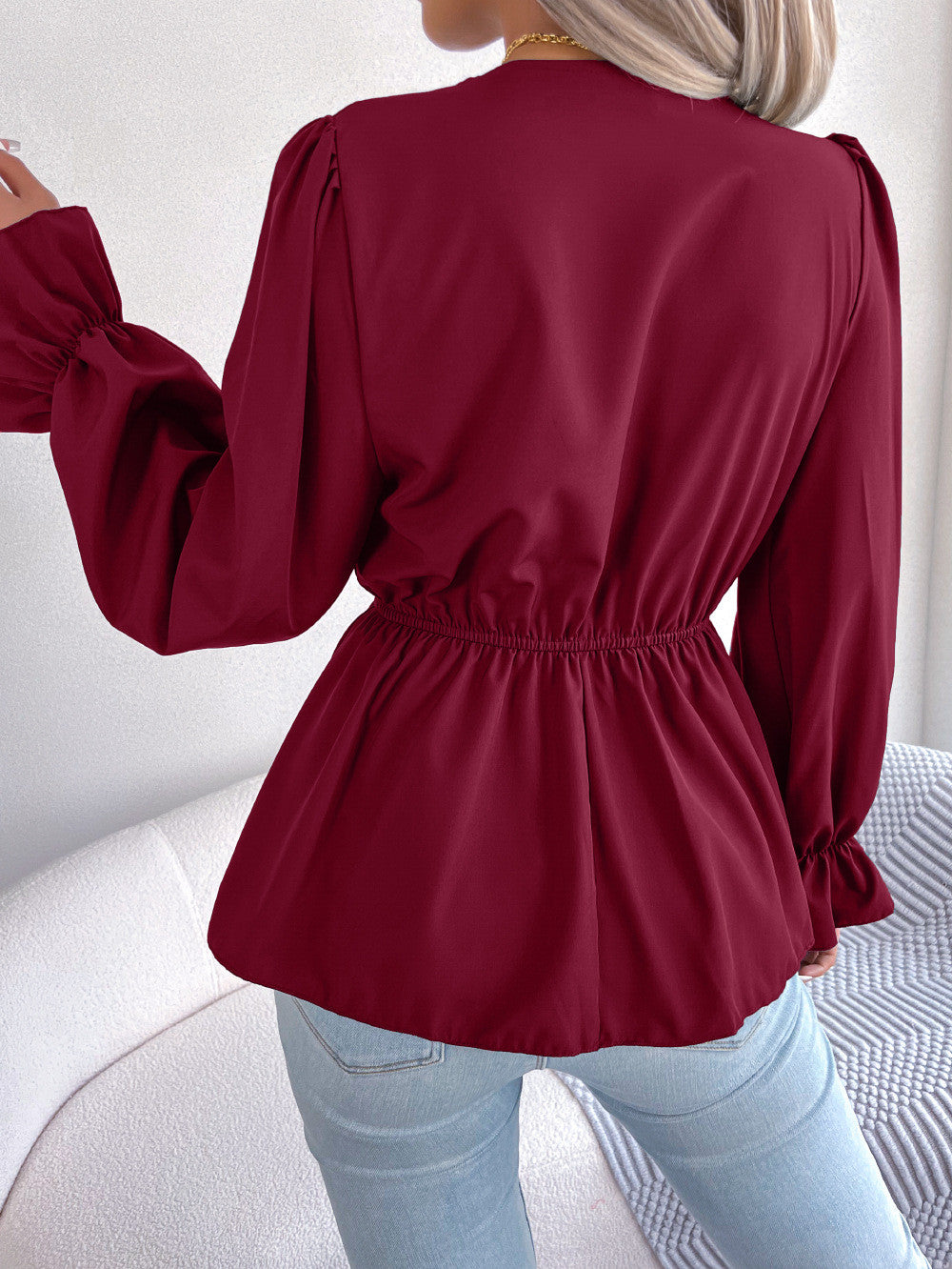 Levoire | Robe en mousseline de soie à col V avec ceinture