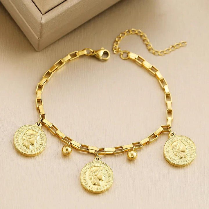 Levoire | Pièce De Monnaie Dorée Des Reines Pendentif Charme Bracelet