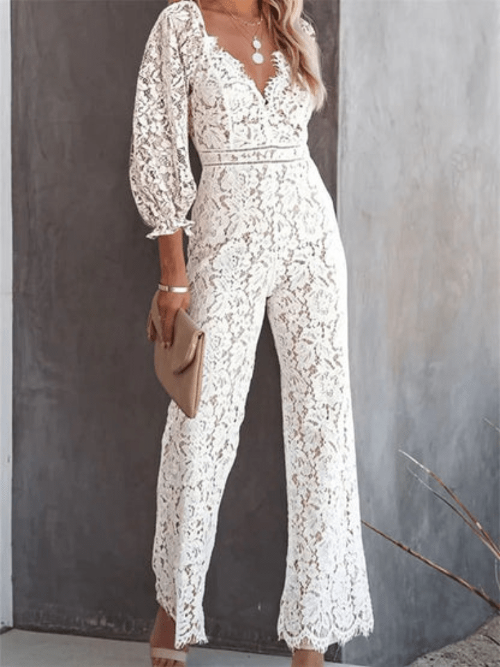 Levoire | Combinaison blanche avec motif floral creux et décolleté en V pour femmes Blanc