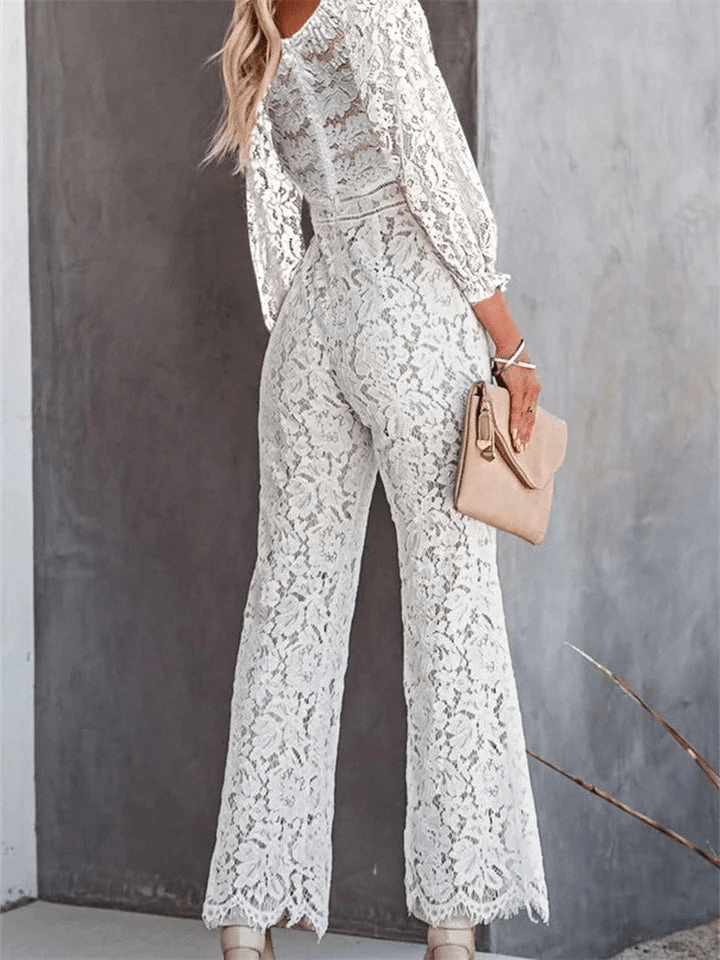 Levoire | Combinaison blanche avec motif floral creux et décolleté en V pour femmes