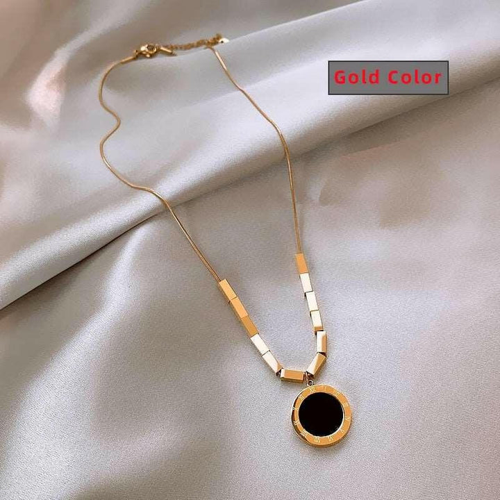 Levoire | Collier Élégant Avec Pendentif Rond Style K