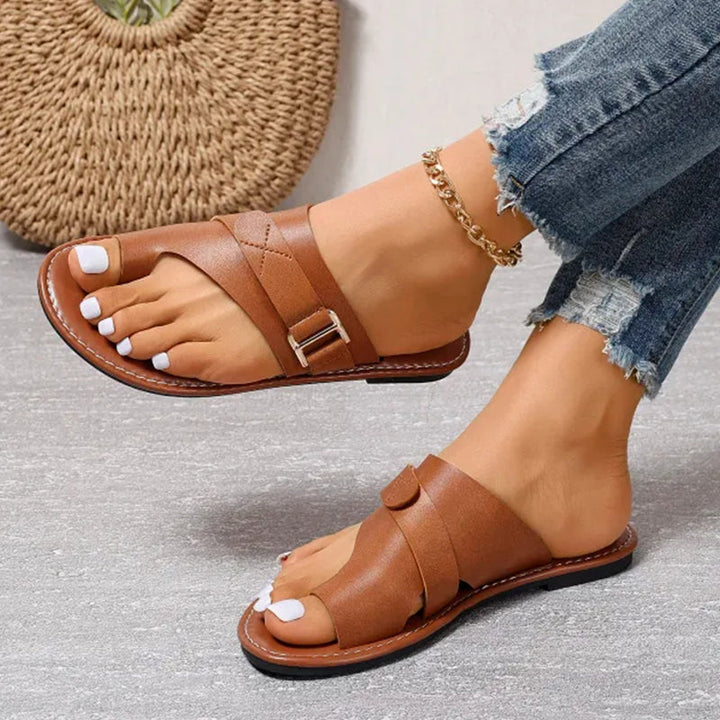 Levoire | Sandales pour femmes au design plat Braun