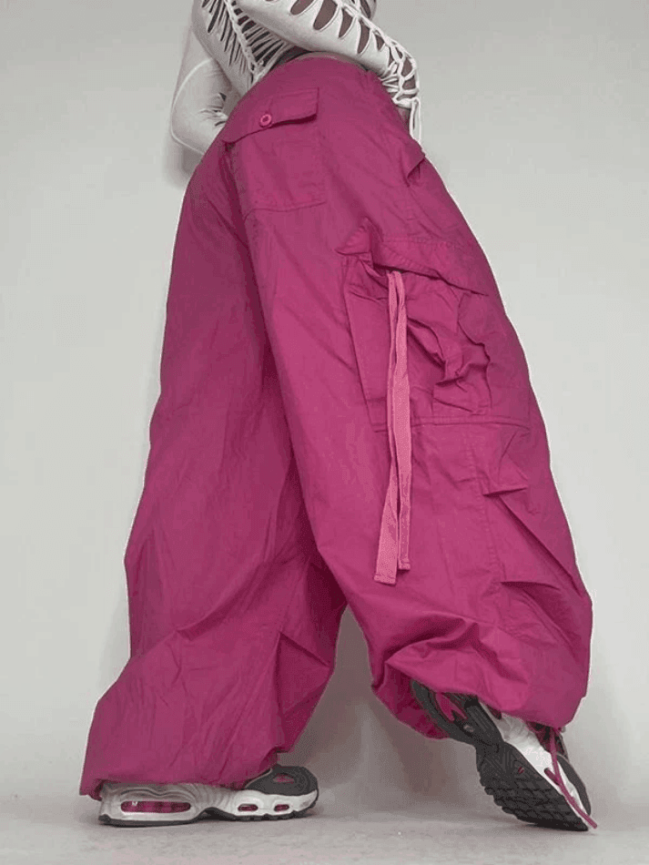 Levoire | Détail Des Bretelles Pantalons Cargo Y2K
