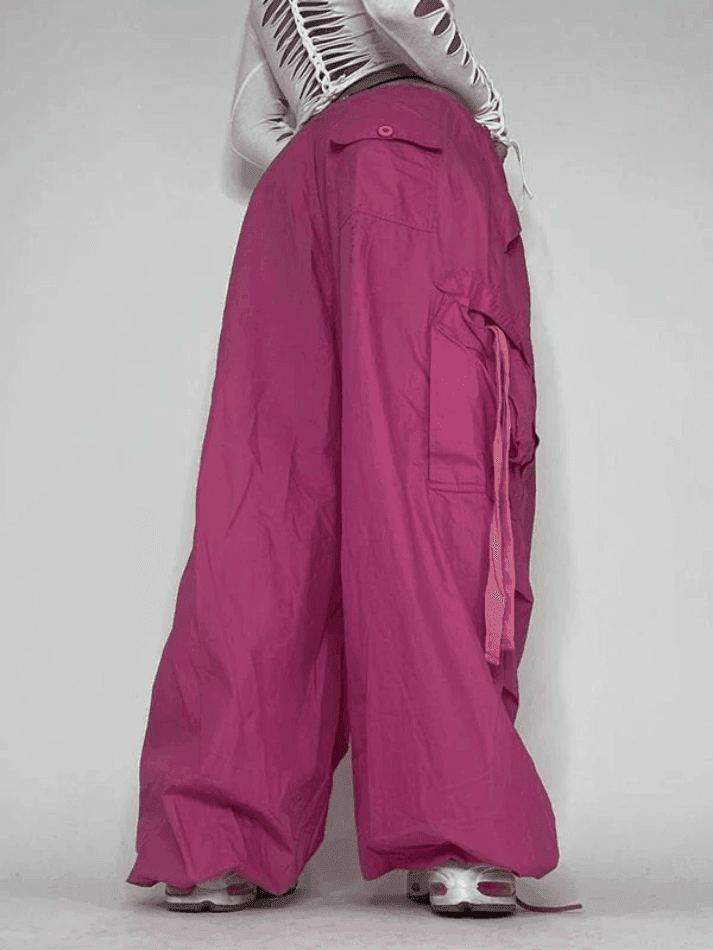 Levoire | Détail Des Bretelles Pantalons Cargo Y2K