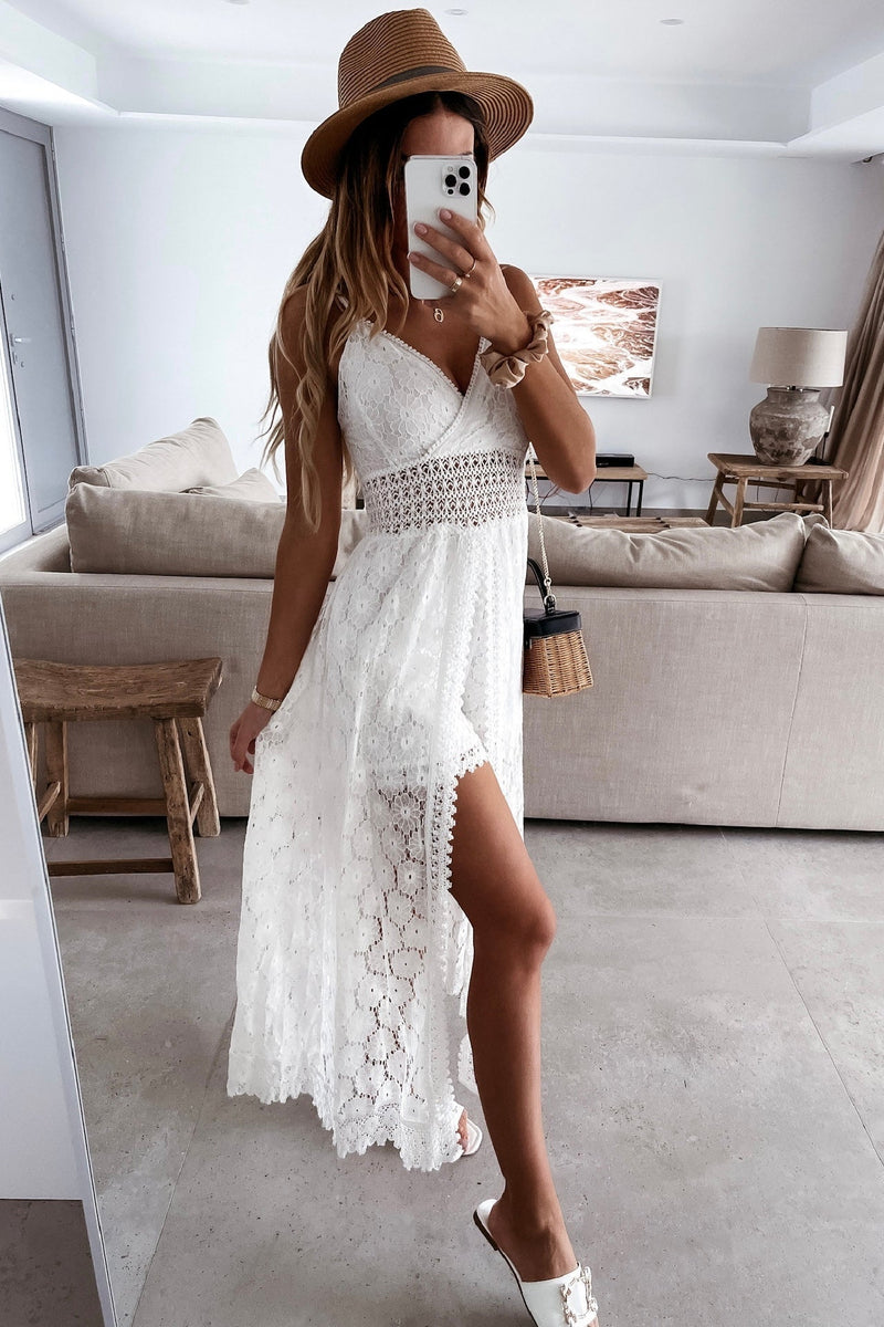 Levoire | Robe En Dentelle Élégante Avec Détail Avant Ouvert Pour Femmes