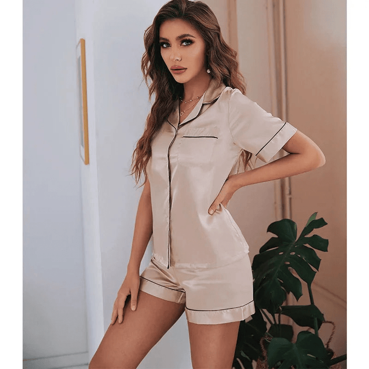 Levoire | Ensemble de pyjama en satin pour femmes, court et confortable Beige
