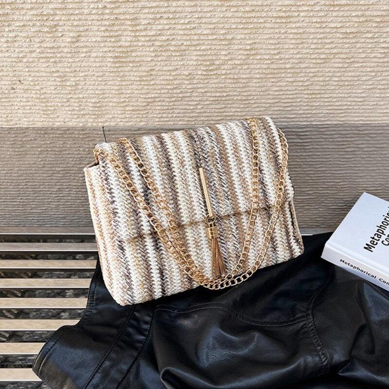 Levoire | Chic Et Compact Élégante Pochette